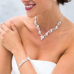 Svatební elegantní dámský náramek s krystaly